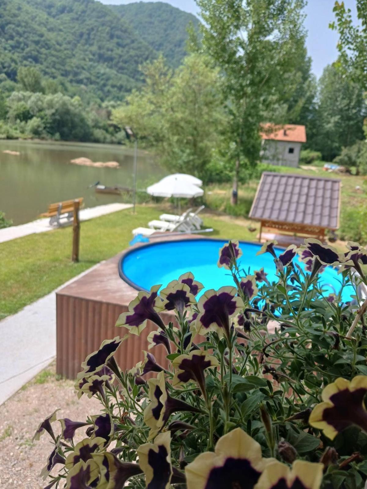 Willa Vikendica Mihic Zvornik Zewnętrze zdjęcie